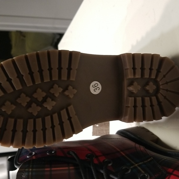 NWT BEAUTIFUL BOOTS - Picture 7 of 8